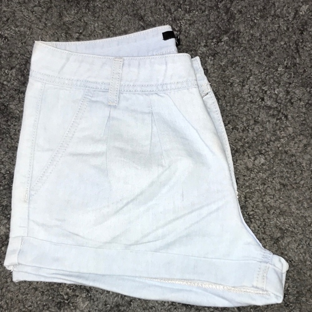 Shorts - Picture 4 of 5